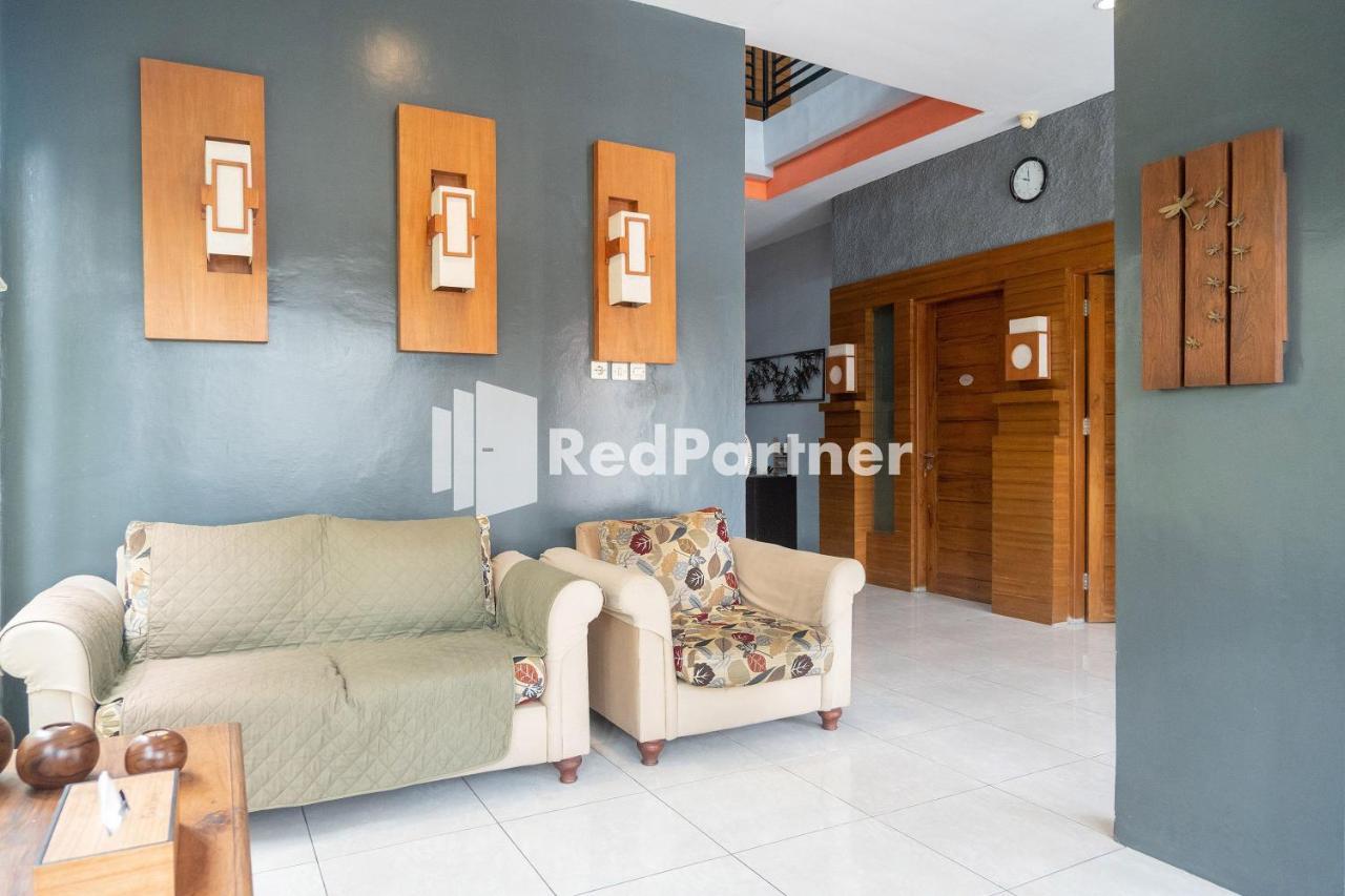 Omah Capung Near Malioboro Area Mitra Reddoorz Hotel Yogyakarta Eksteriør billede